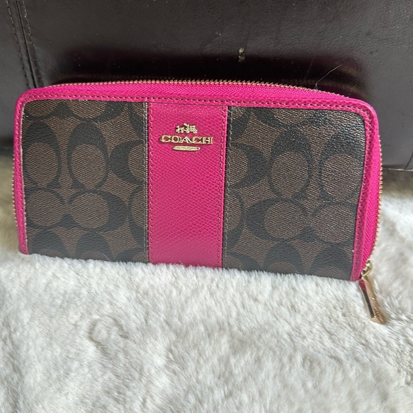 Coach zippered continental wallet - Picture 1 of 4